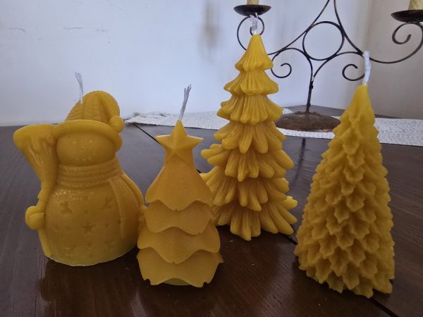 koledni-vosychni-sveshti-elha-zvezda-3 Ръчно изработена восъчна свещ коледна елха със звезда от пчелен восък