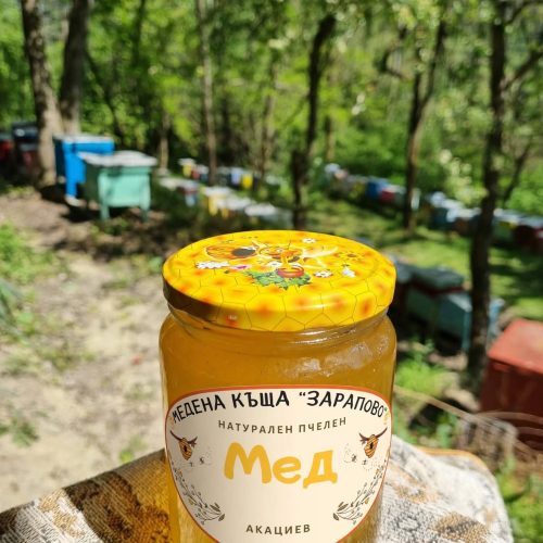 Натурален акациев пчелен мед Буркан с чист натурален акациев пчелен мед 1кг.